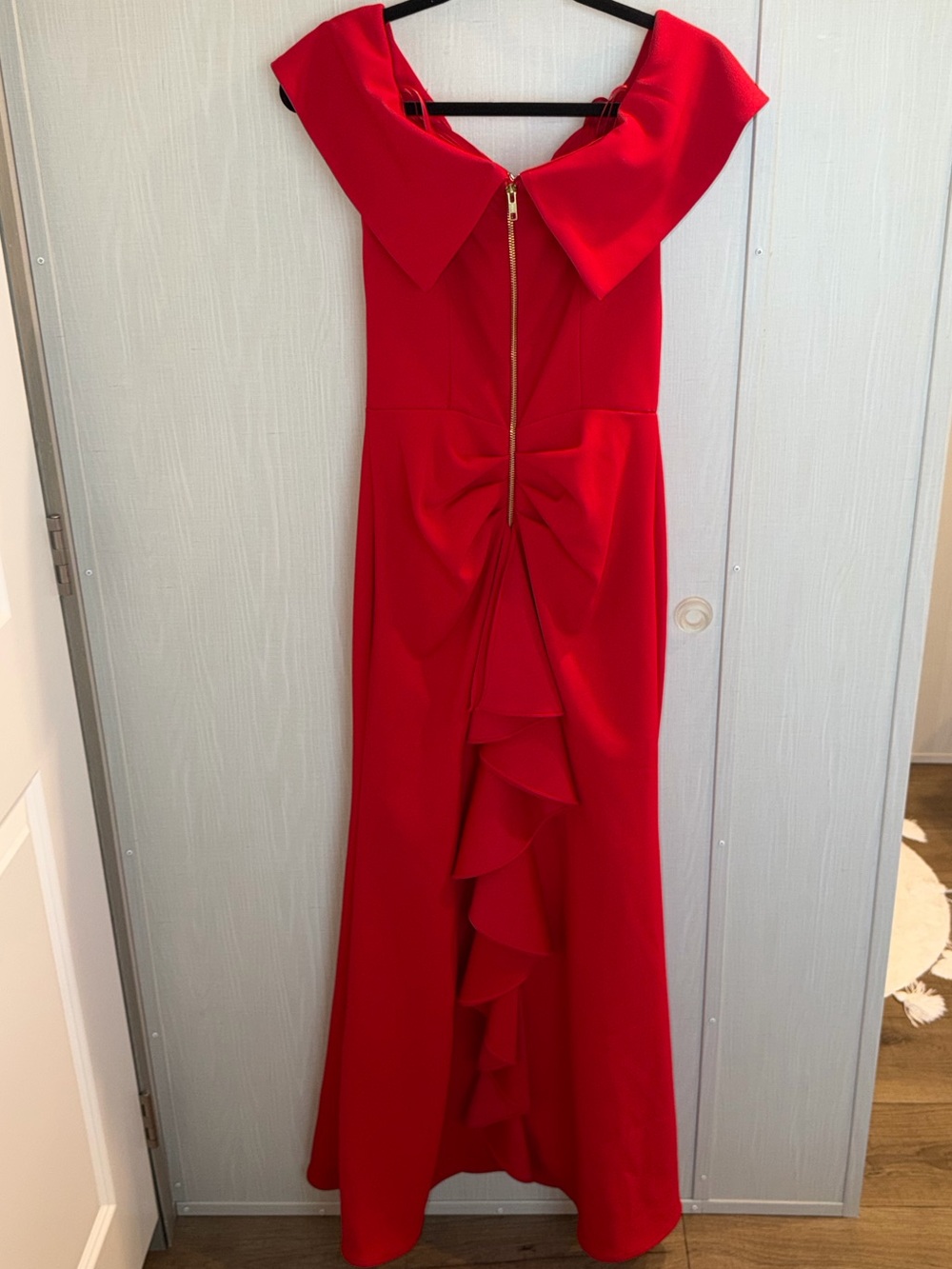 Betsy & Adam Off The Shoulder Fitted Red Evening Dress Ruffle Back Sz 8